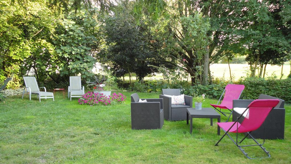 Les 2 Madeleine Bed and Breakfast Saint-Saturnin-du-Bois Exteriör bild