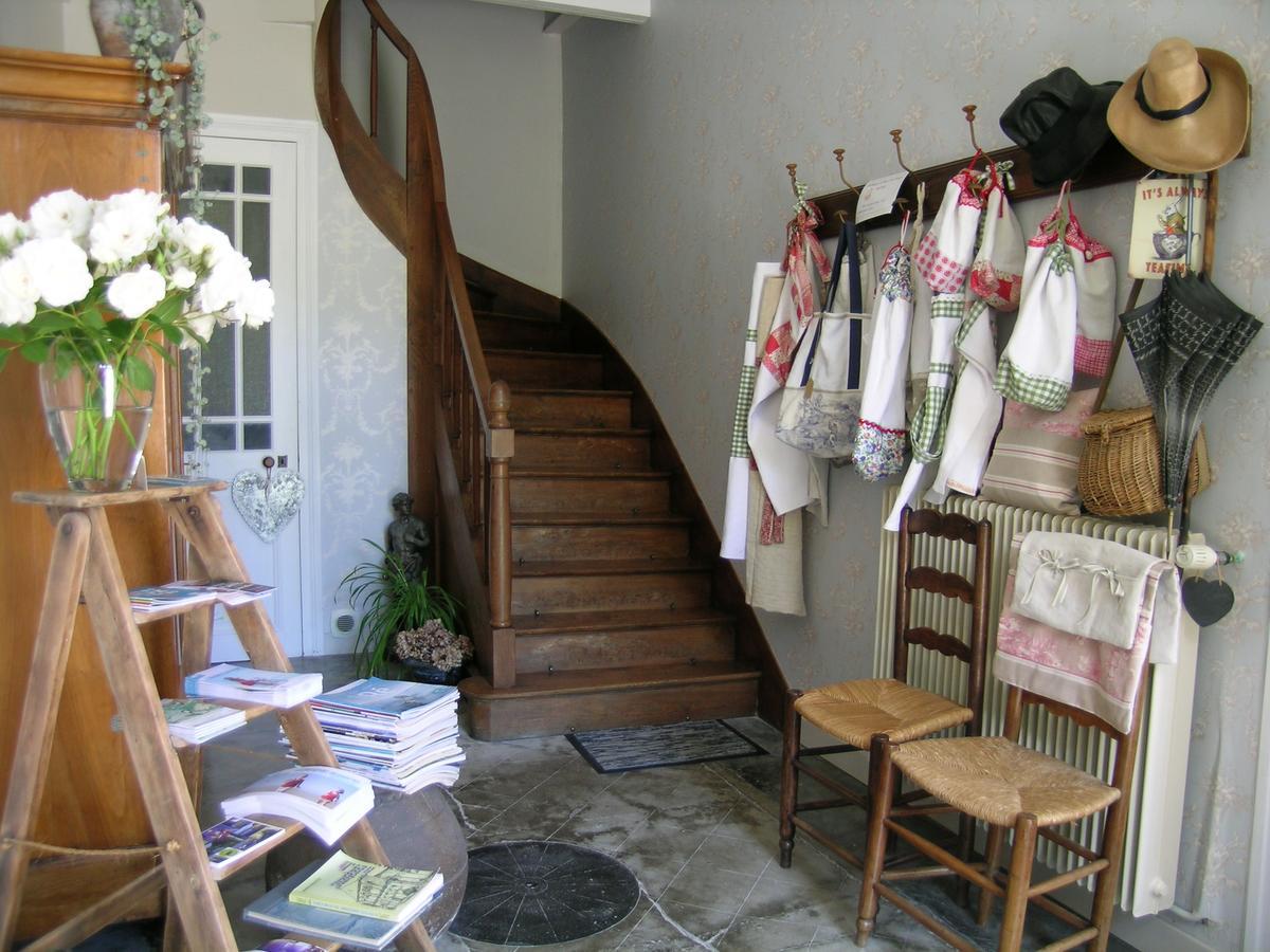 Les 2 Madeleine Bed and Breakfast Saint-Saturnin-du-Bois Exteriör bild
