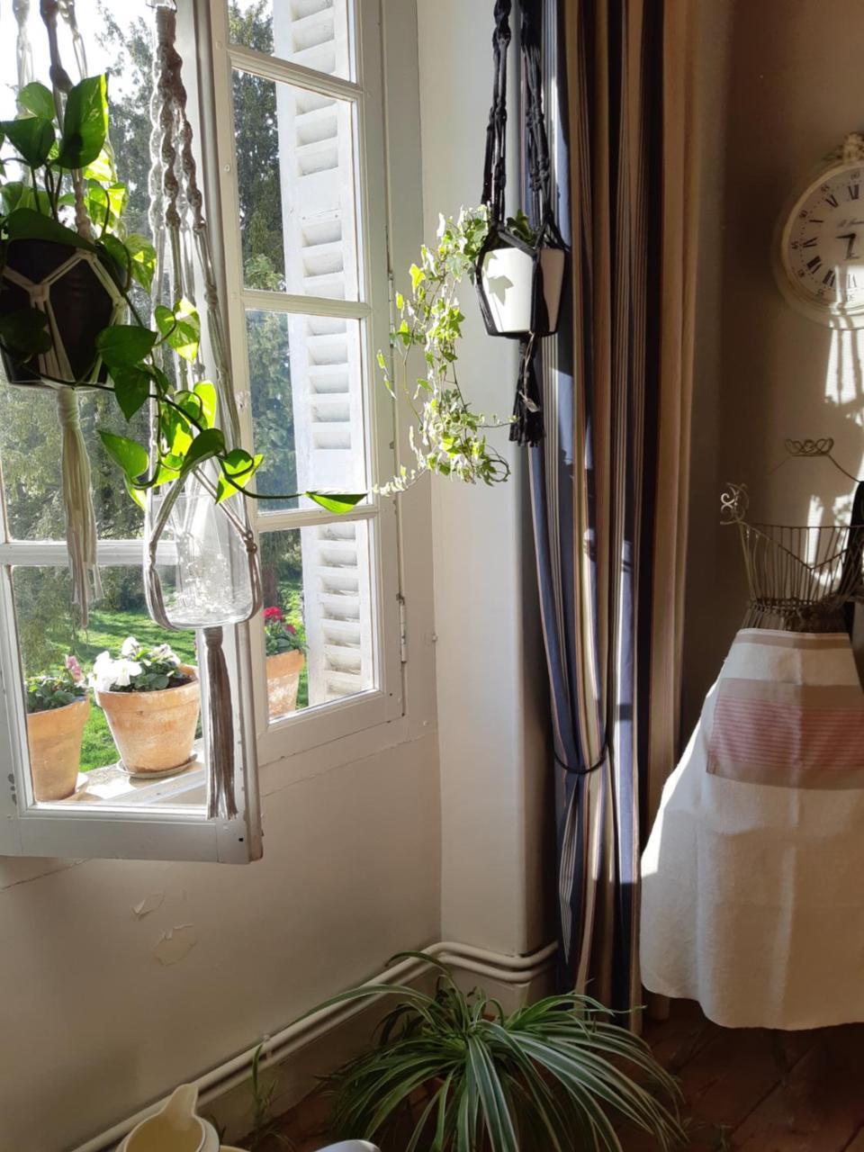 Les 2 Madeleine Bed and Breakfast Saint-Saturnin-du-Bois Exteriör bild