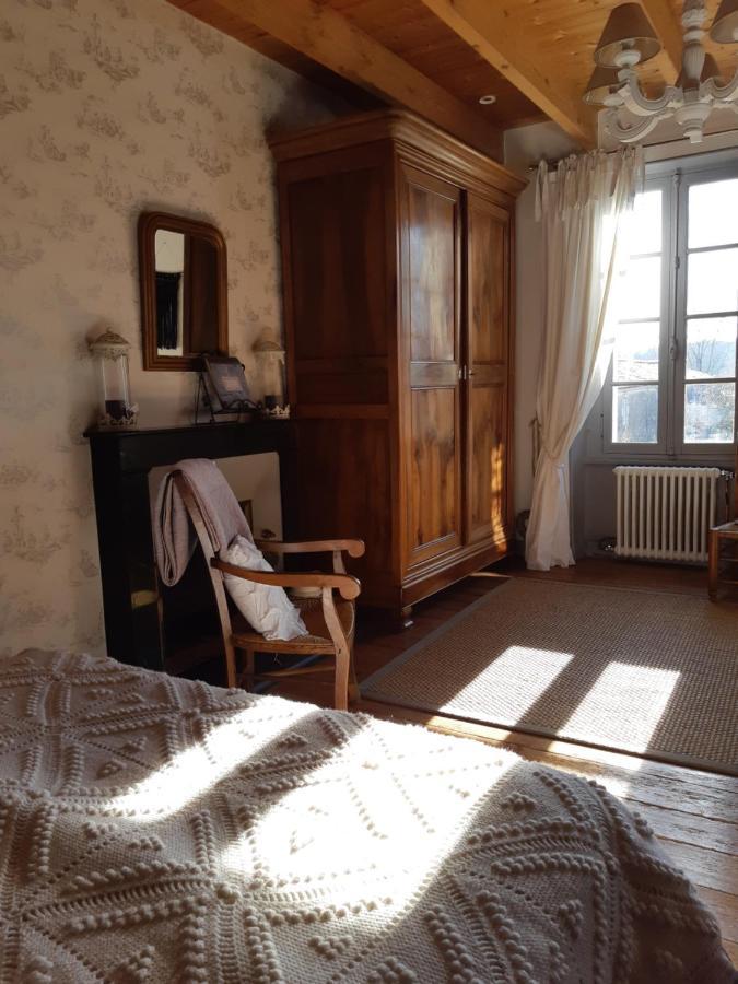 Les 2 Madeleine Bed and Breakfast Saint-Saturnin-du-Bois Exteriör bild
